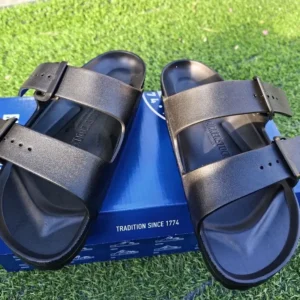 כפכפים של בירקנשטוק