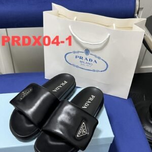 כפכפים של פראדה