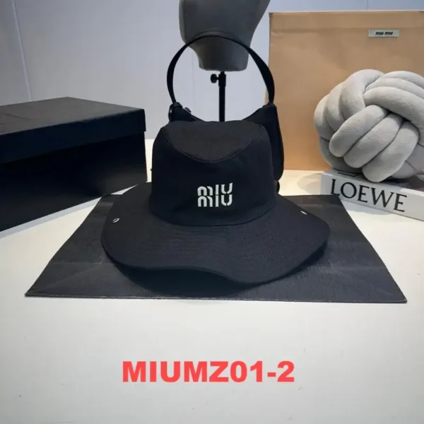 ⁦כובע של מיו מיו⁩ – תמונה ⁦3⁩