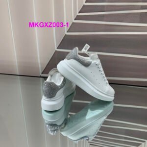 נעליים של אלכסנדר מקווין