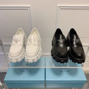 נעליים של פראדה