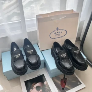 נעליים של פראדה