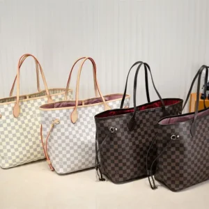 תיק של לואי ויטון מעור