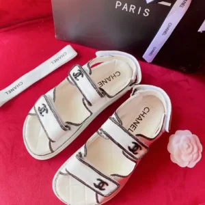 סנדלים של שנאל