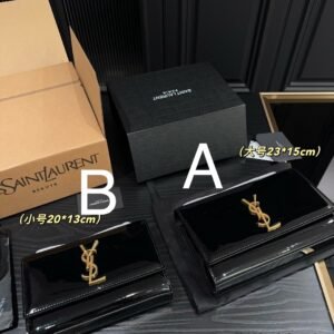 תיק של איב סאן לורן מעור