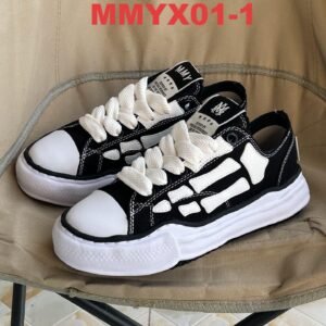 נעליים של מייסון מיארה