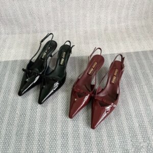 נעלי עקב של מיו מיו