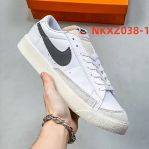 נעליים של נייק בלייזר