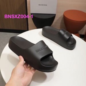 כפכפים של בלנסיאגה