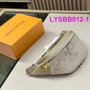 תיק פאוץ׳ של לואי ויטון מעור