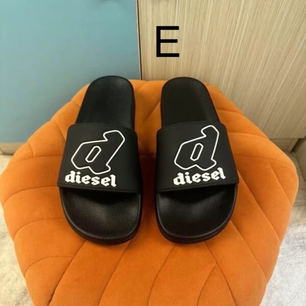 ⁦כפכפים של דיזל⁩ – תמונה ⁦5⁩