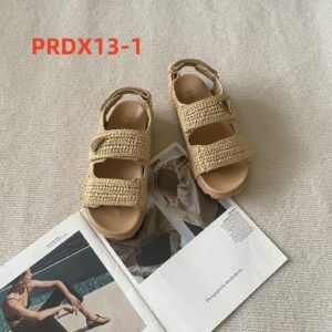 סנדלים של פראדה