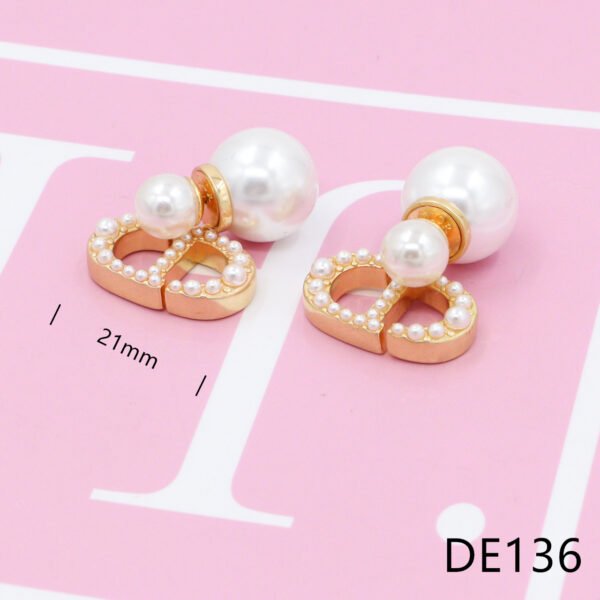 ⁦עגילים של דיור⁩ – תמונה ⁦5⁩