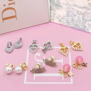 עגילים של דיור