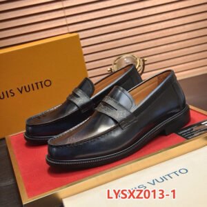 נעליים של לואי ויטון מעור