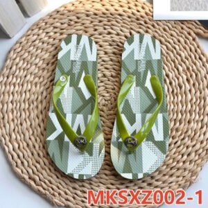 כפכפים של מייקל קורס