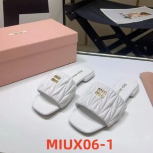 כפכפים של מיו מיו