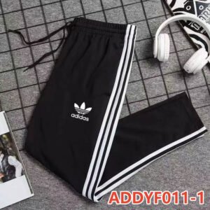 מכנסיים של אדידס