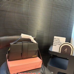 תיק של ג׳קמוס