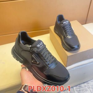 נעליים של פראדה