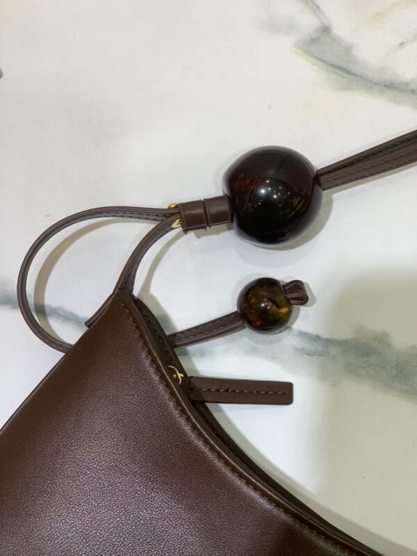 ⁦תיק של ג׳קמוס⁩ – תמונה ⁦11⁩