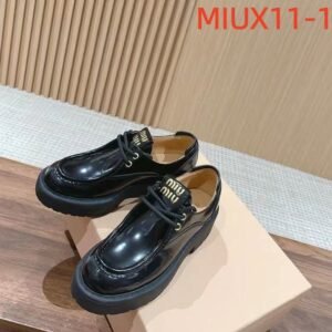 נעליים של מיו מיו