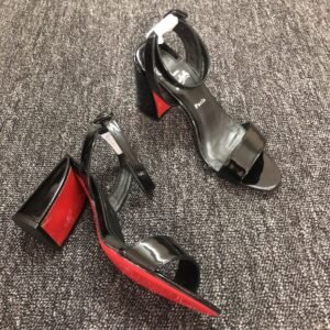 סנדל עקב של כריסטיאן לובטין