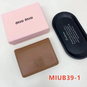 ארנק של מיו מיו מעור