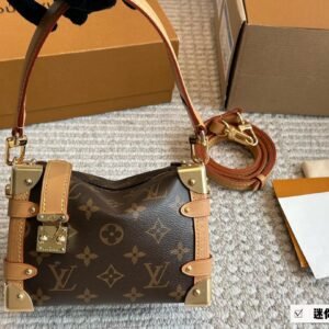 תיק של לואי ויטון מעור