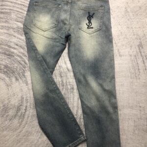 מכנסיים ג׳ינס של איב סאן לורן