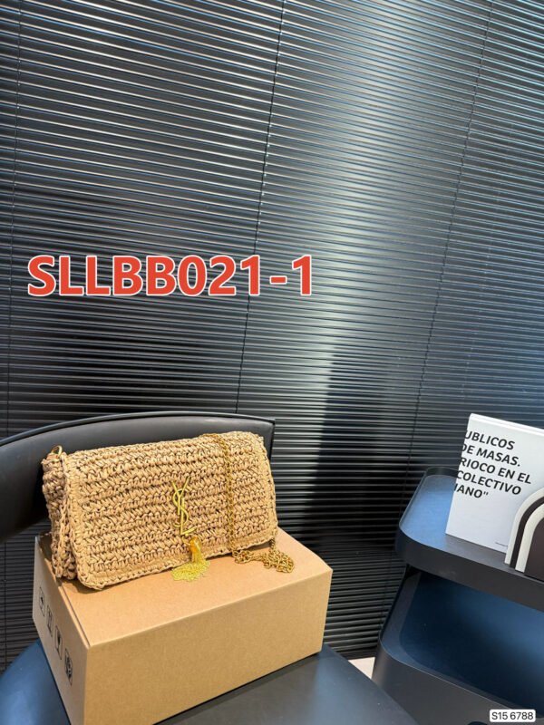 תיק של איב סאן לורן