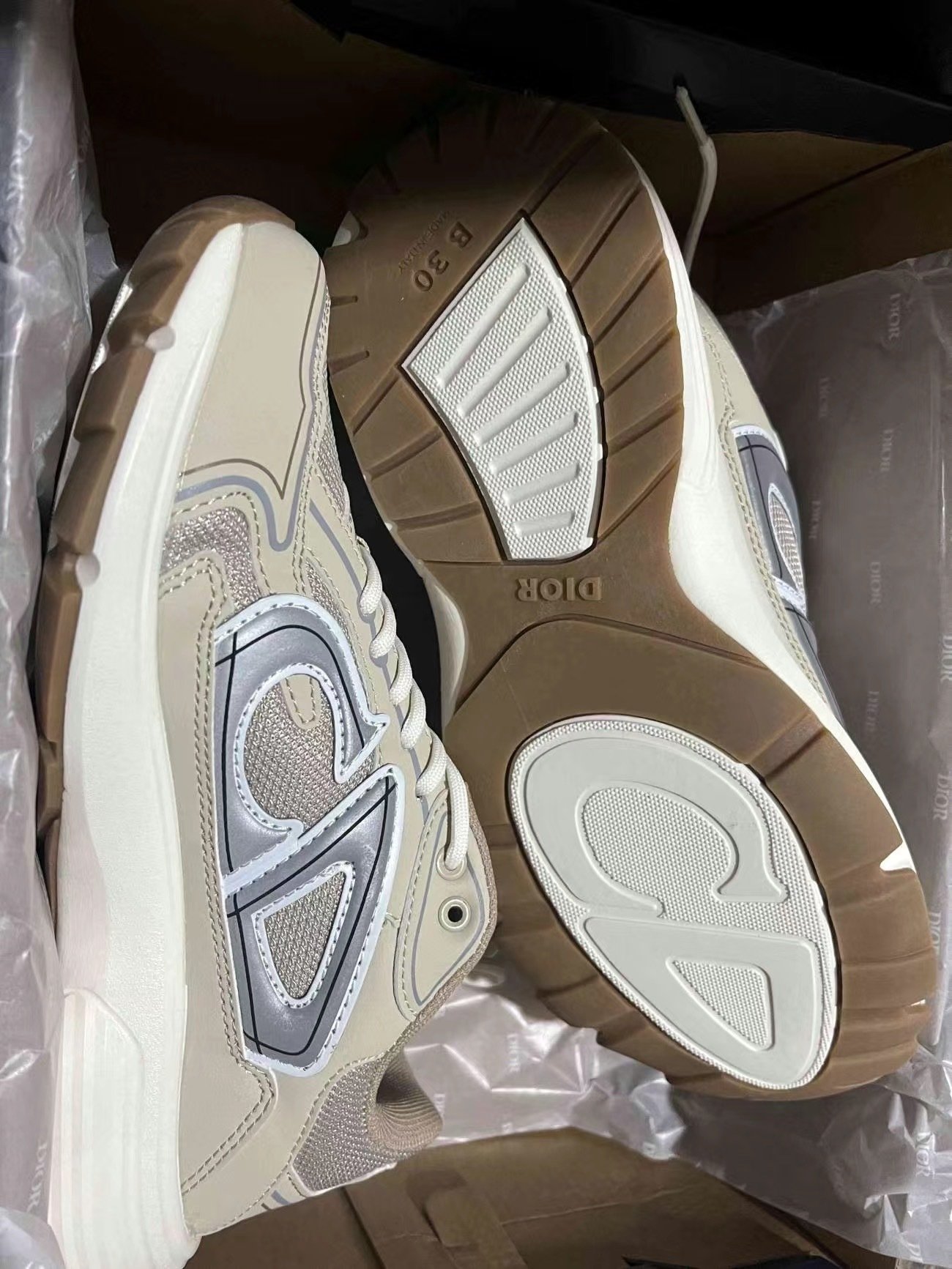 נעליים של דיור – תמונה 29