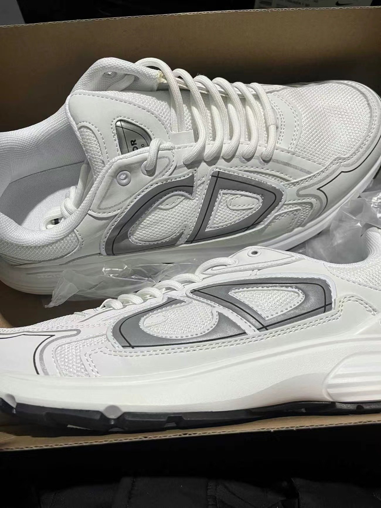 נעליים של דיור – תמונה 30