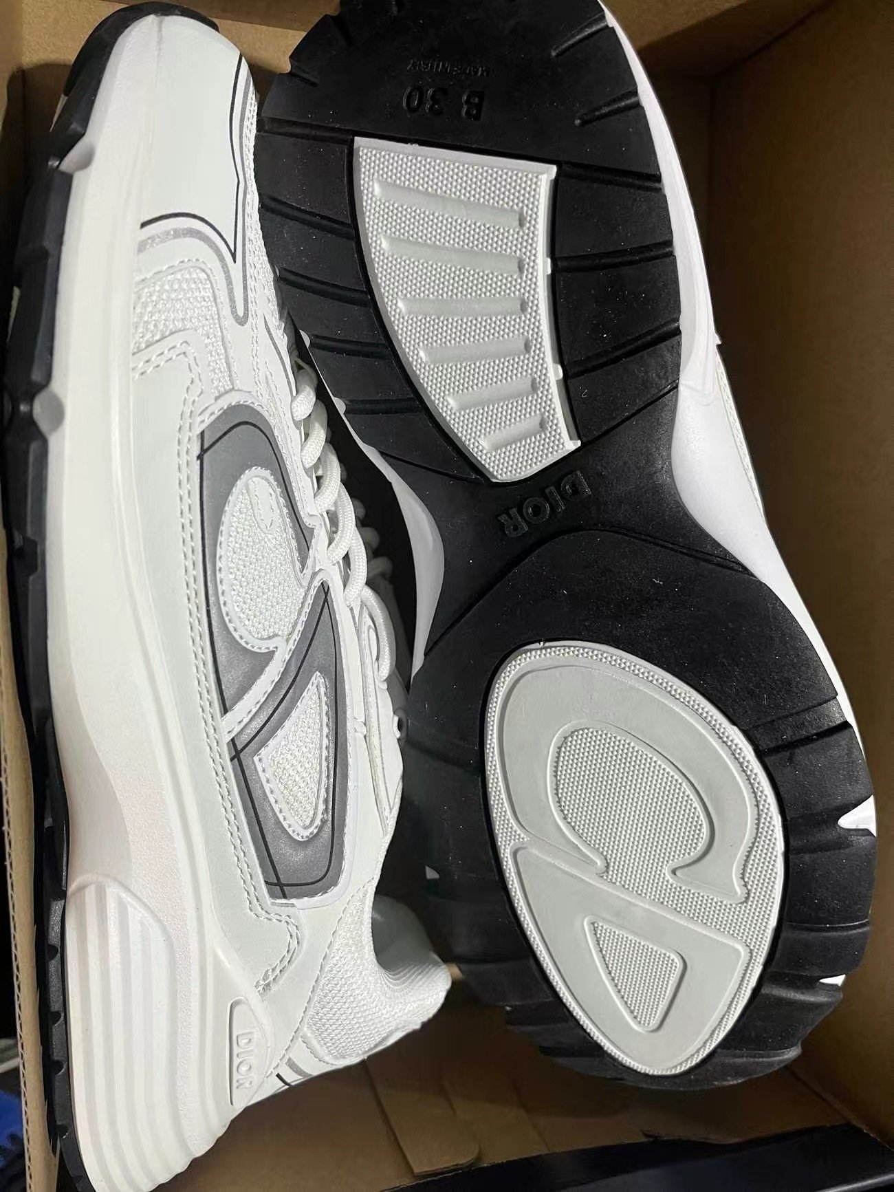 נעליים של דיור – תמונה 31