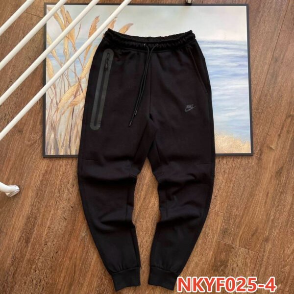 ⁦מכנסיים טרניג של נייק⁩ – תמונה ⁦4⁩