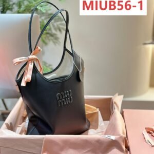 תיק של מיו מיו מעור