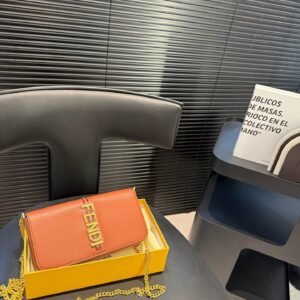 תיק של פנדי מעור