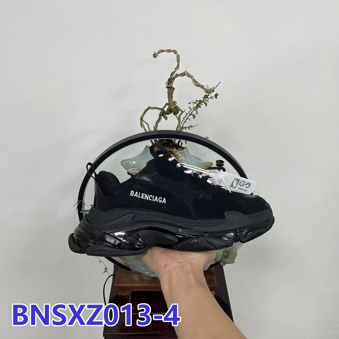 נעליים של בלנסיאגה – תמונה 4