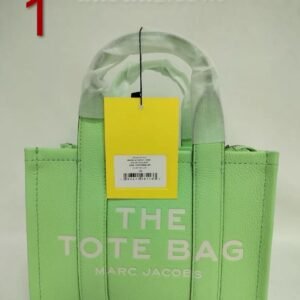 תיק של מארק ג׳ייקובס מעור