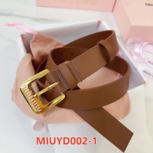 חגורה של מיו מיו מעור