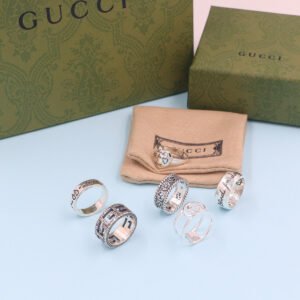 טבעת של גוצ׳י עשוי מכסף 925