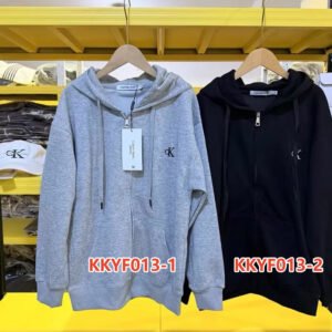 סוודר של קלווין קליין