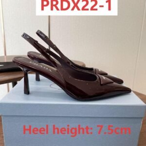 נעלי עקב של פראדה