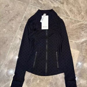 סוודר של לולו למון