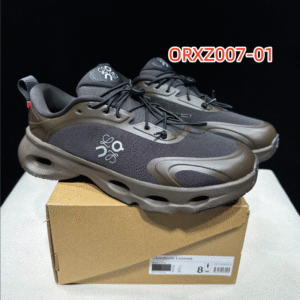 נעליים של און קלאוד בשיתוף לואבה