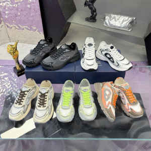 נעליים של דיור