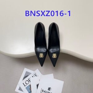 נעלי עקב של בלנסיאגה