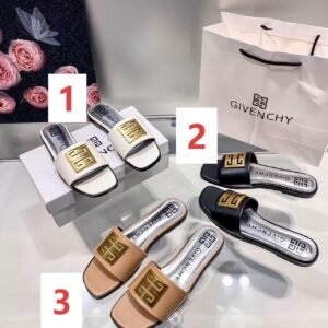 כפכפים של ז׳יבנשי