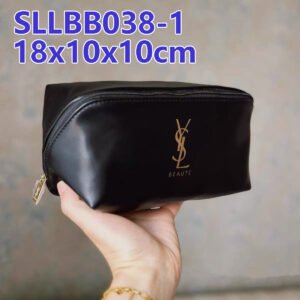 תיק איפור של איב סאן לורן