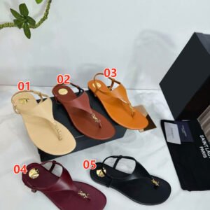 סנדלים של איב סאן לורן